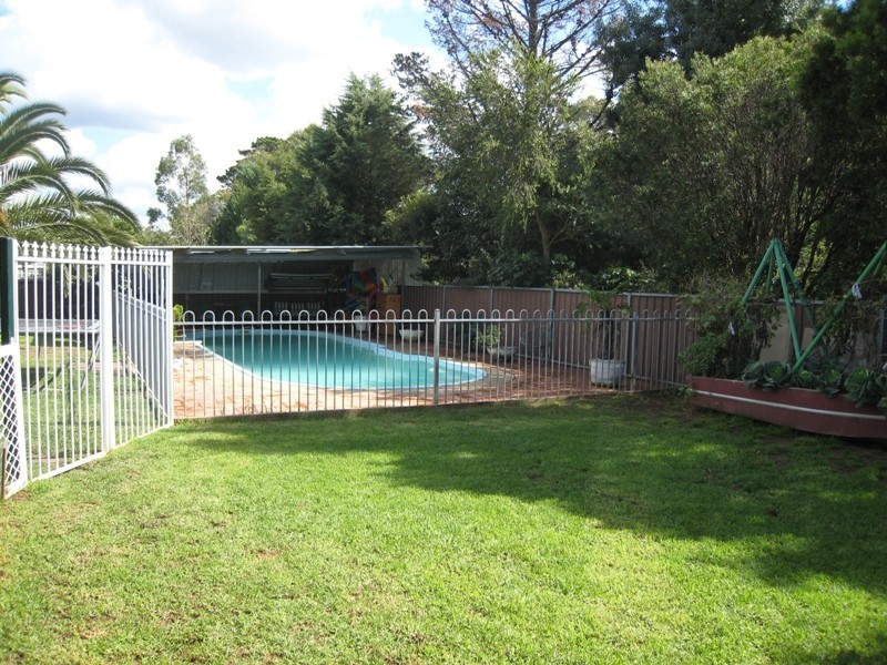 43 Westbourne Avenue, Thirlmere NSW 2572