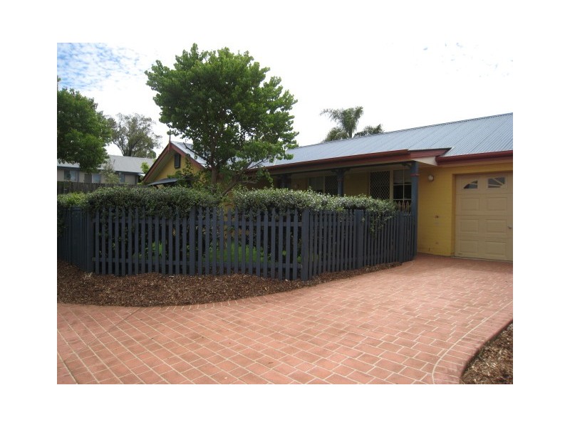 2/370 Argyle Street, Picton NSW 2571