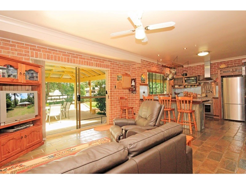 5 Lakesland Road, Thirlmere NSW 2572