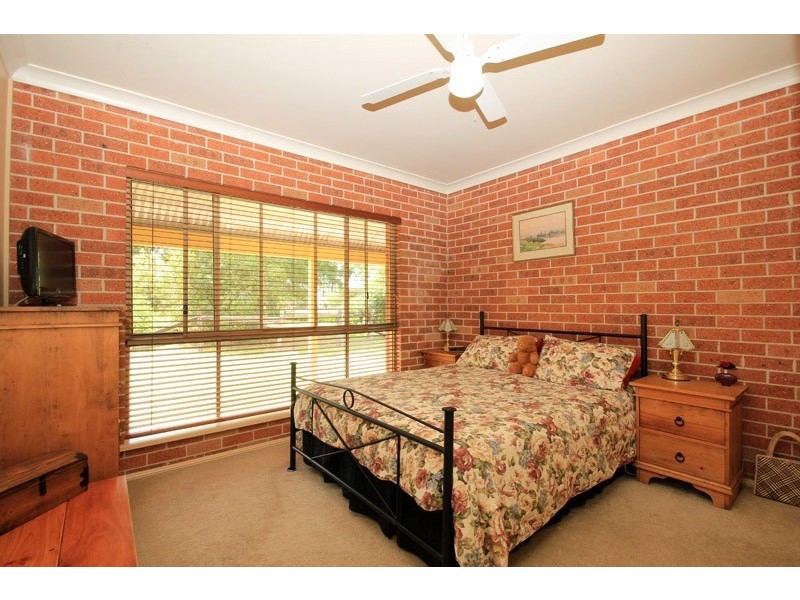 5 Lakesland Road, Thirlmere NSW 2572