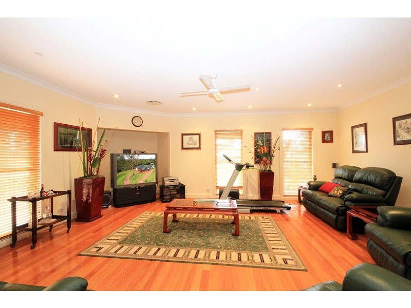 8 Whistler Close, Buxton NSW 2571