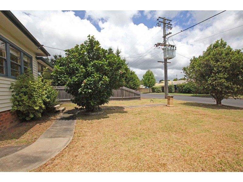 24 Victoria Road, Thirlmere NSW 2572