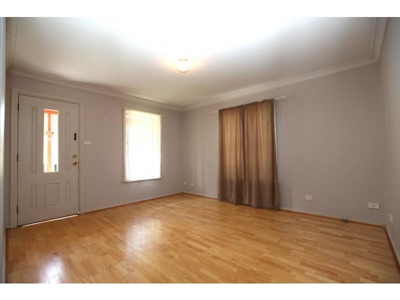 1/141 Menangle Street, Picton NSW 2571