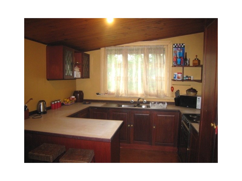 8 Campbell Street, Picton NSW 2571