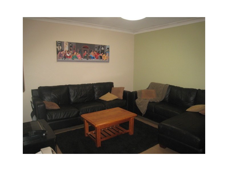 2/68 Bell Street, Thirlmere NSW 2572