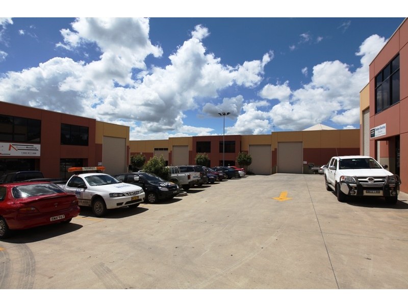 8/15 Henry Street, Picton NSW 2571