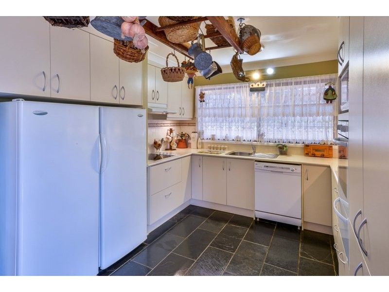 11 Cedar Place, The Oaks NSW 2570