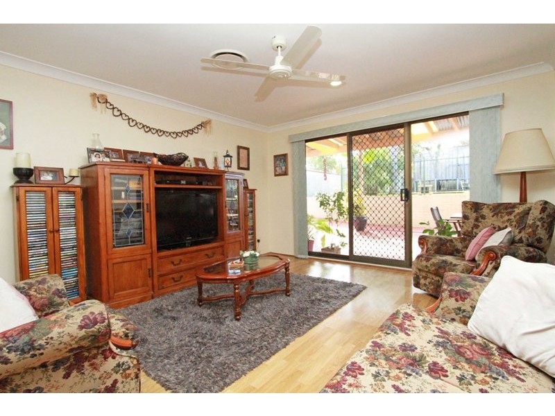 11 Cedar Place, The Oaks NSW 2570