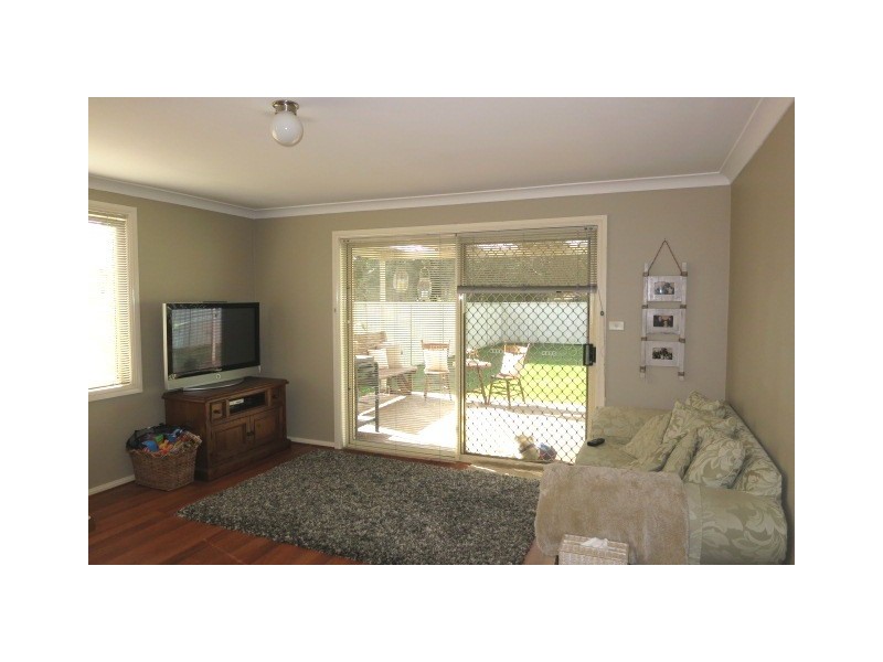 2/323 Thirlmere Way, Thirlmere NSW 2572