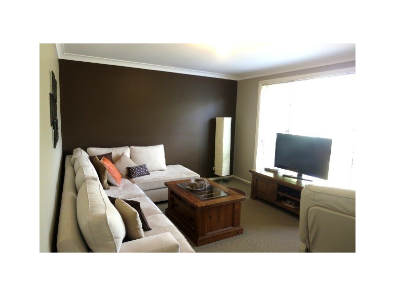 2/323 Thirlmere Way, Thirlmere NSW 2572