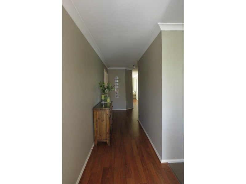 2/323 Thirlmere Way, Thirlmere NSW 2572