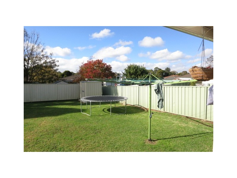 2/323 Thirlmere Way, Thirlmere NSW 2572