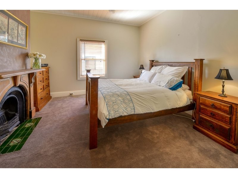 190 Menangle Street, Picton NSW 2571