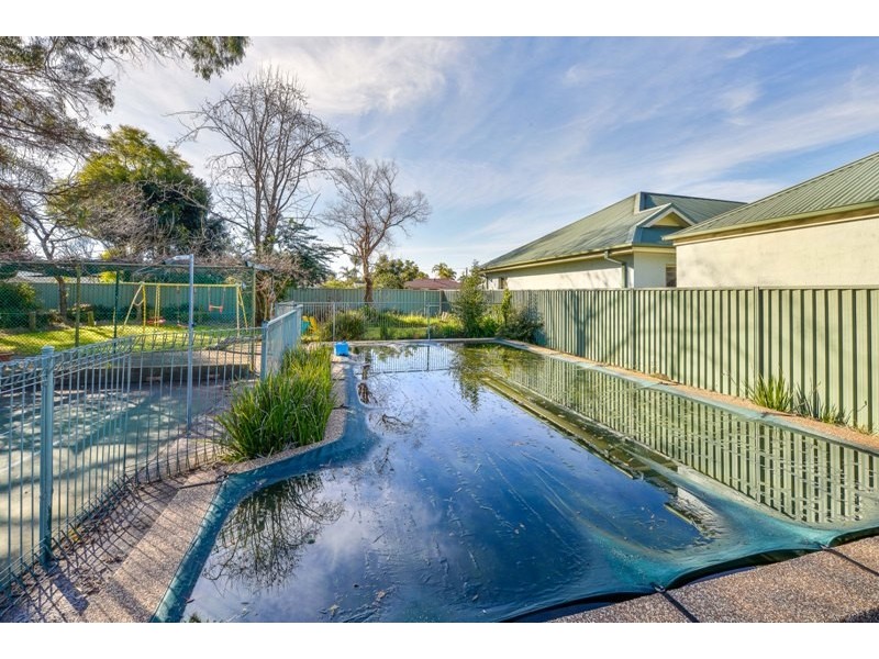 43 Thirlmere Way, Tahmoor NSW 2573