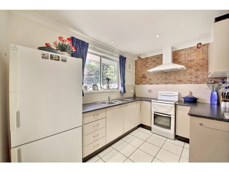 4/10 Windeyer Street, Thirlmere NSW 2572