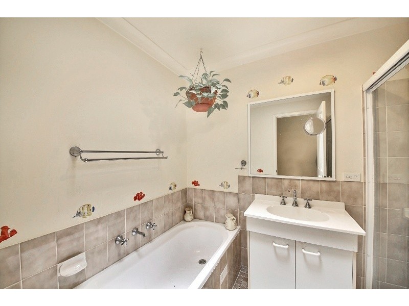 4/10 Windeyer Street, Thirlmere NSW 2572
