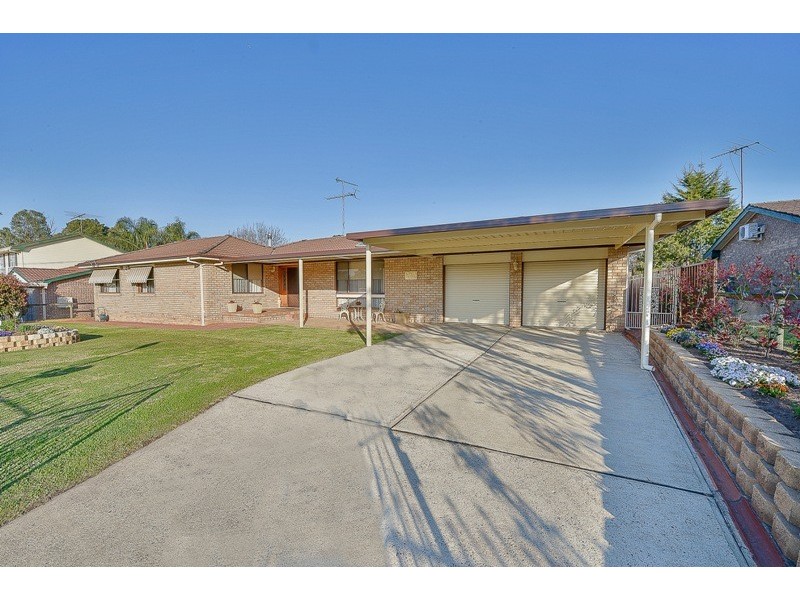 4 Park Avenue, Tahmoor NSW 2573