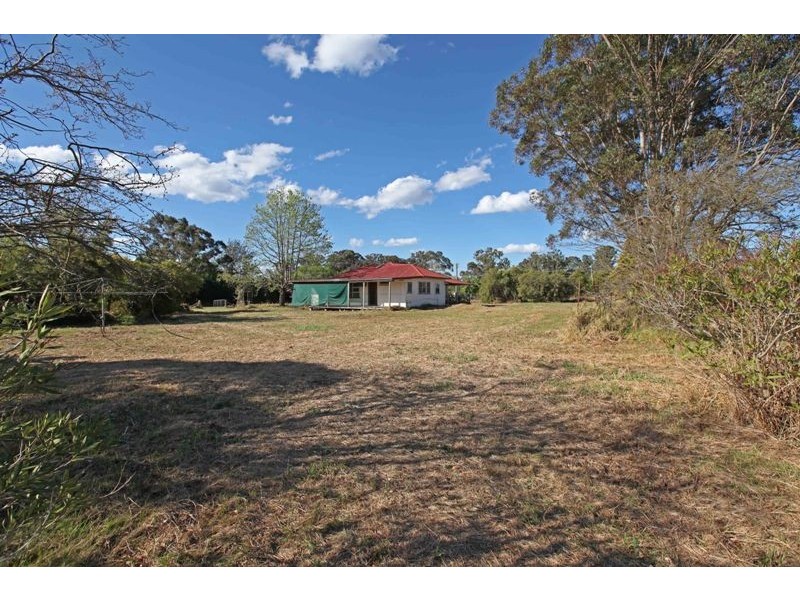 100 Rockford Road, Tahmoor NSW 2573
