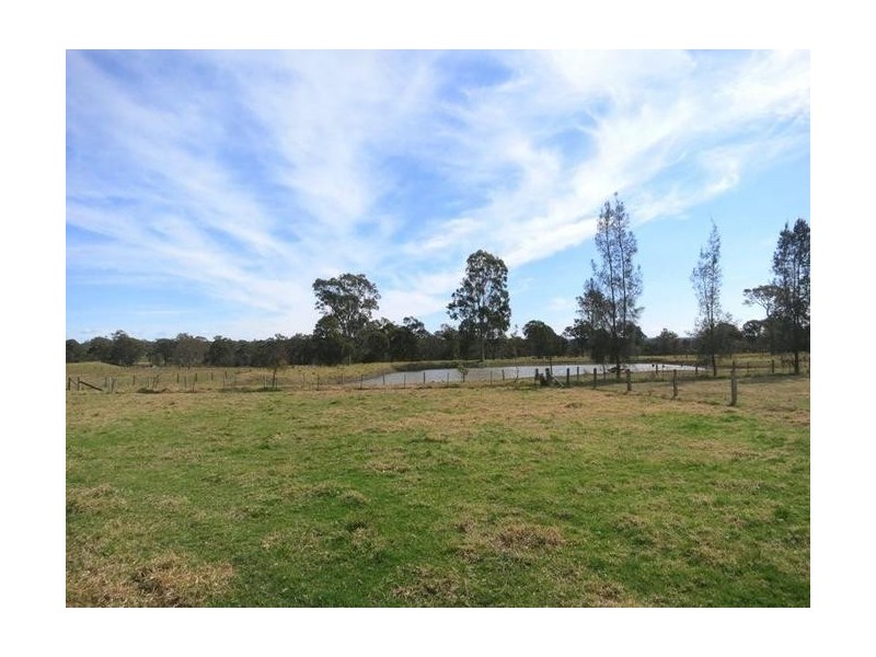 95 Nightingale Road, Pheasants Nest NSW 2574