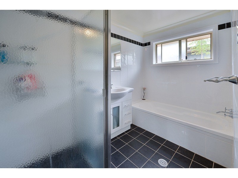 5 Baroo Street, Thirlmere NSW 2572