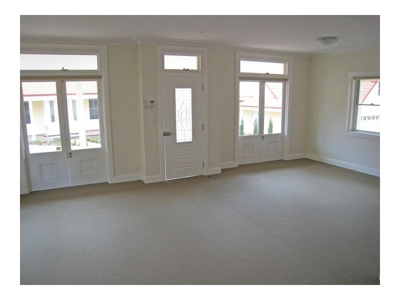 3/253-255 Argyle Street, Picton NSW 2571