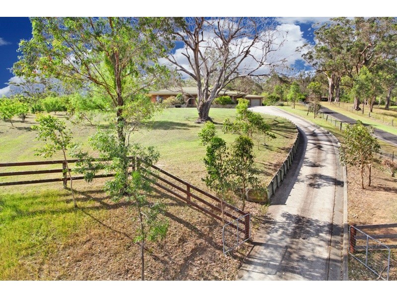 104 McWilliam Drive, Douglas Park NSW 2569