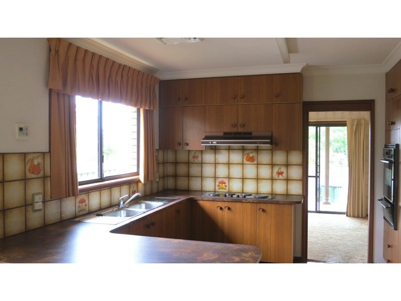 30 Struan Street, Tahmoor NSW 2573