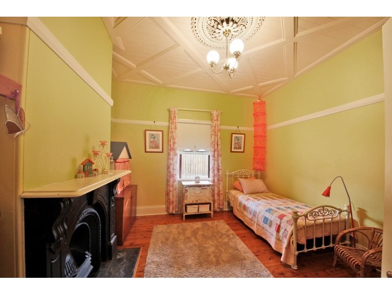 2 Campbell Street, Picton NSW 2571