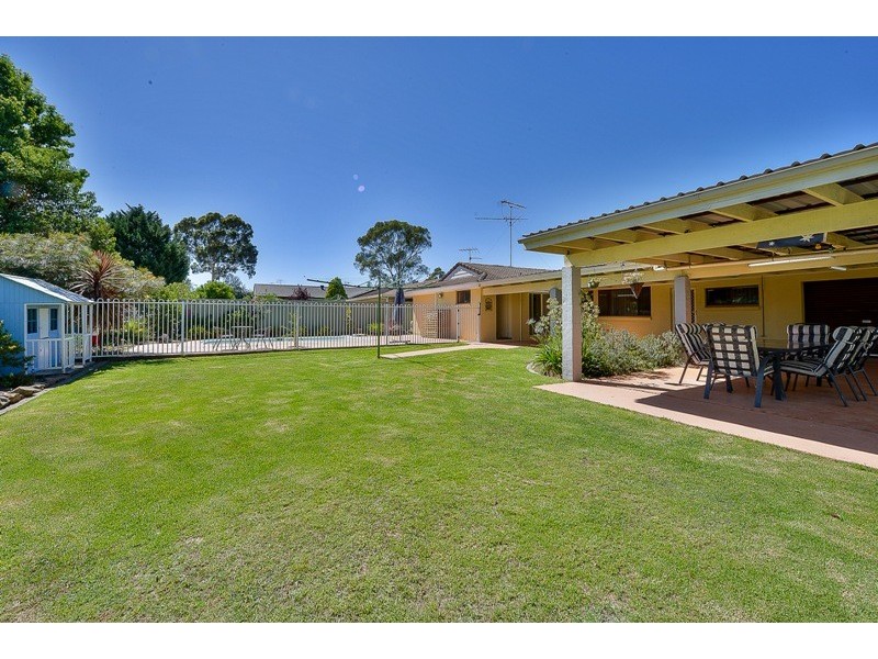 8 Huthnance Place, Camden South NSW 2570