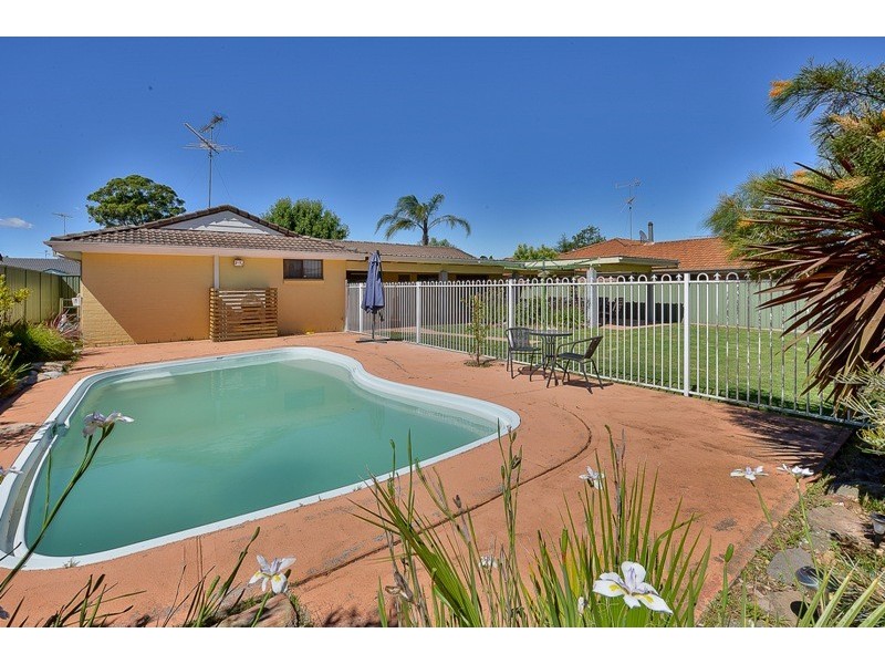 8 Huthnance Place, Camden South NSW 2570