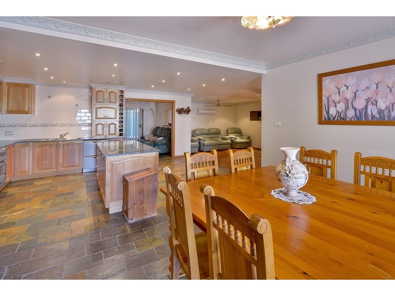 90 West Parade, Buxton NSW 2571