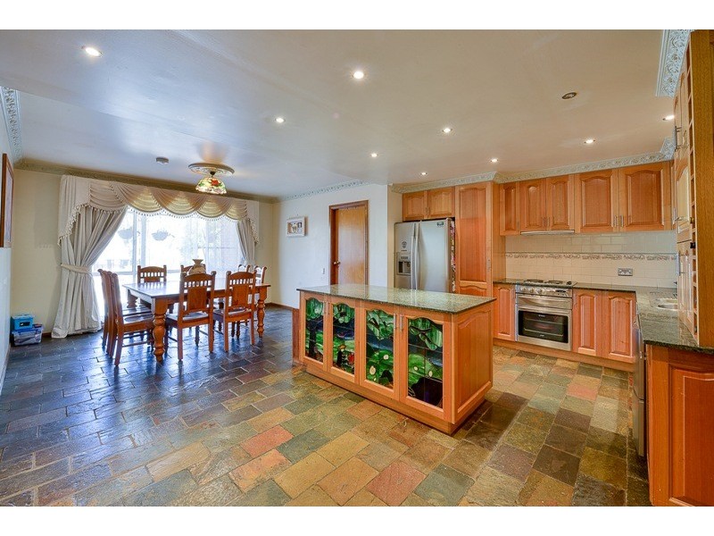 90 West Parade, Buxton NSW 2571