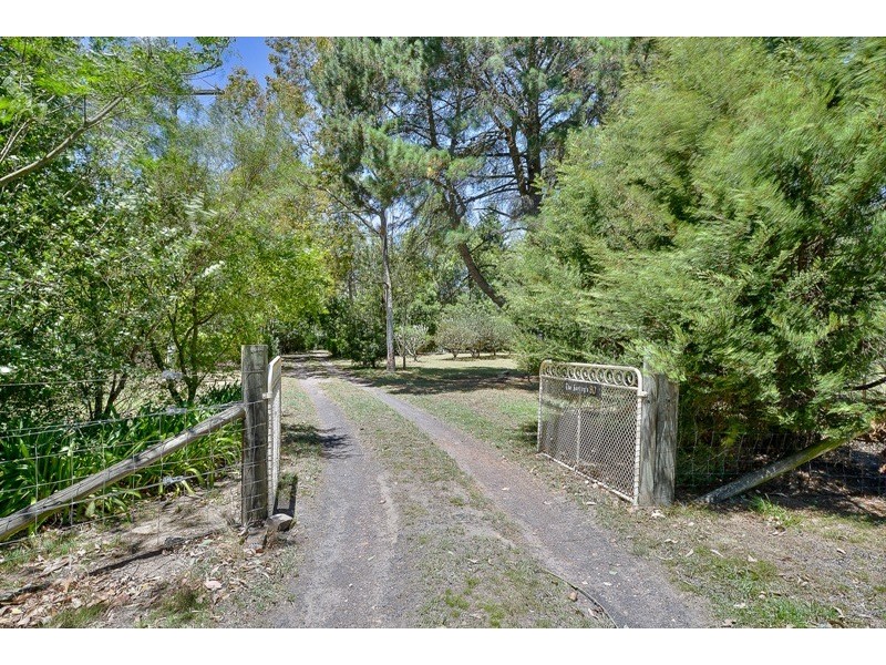 90 Shelleys Lane, Thirlmere NSW 2572
