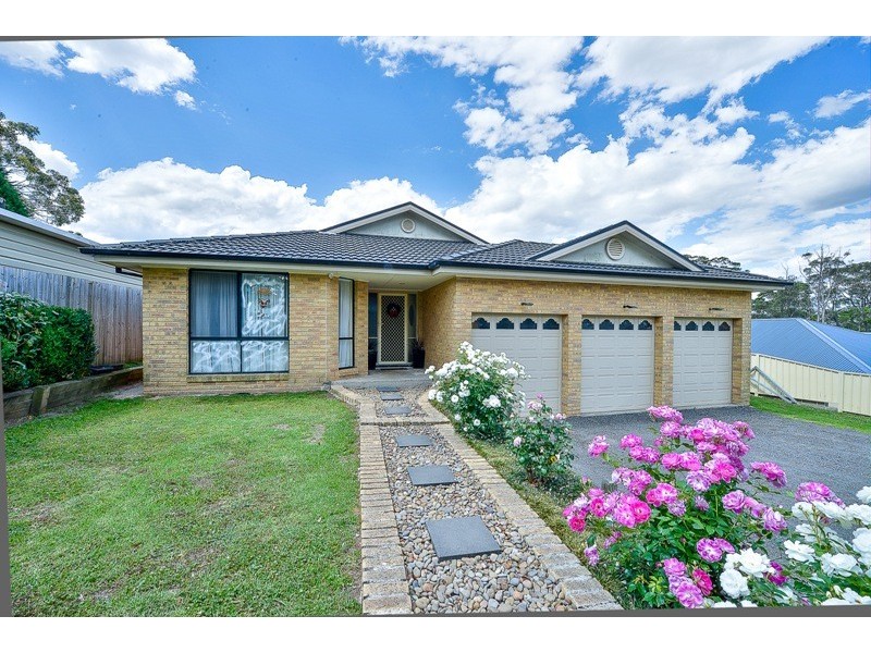 8 Charles Street, Hill Top NSW 2575