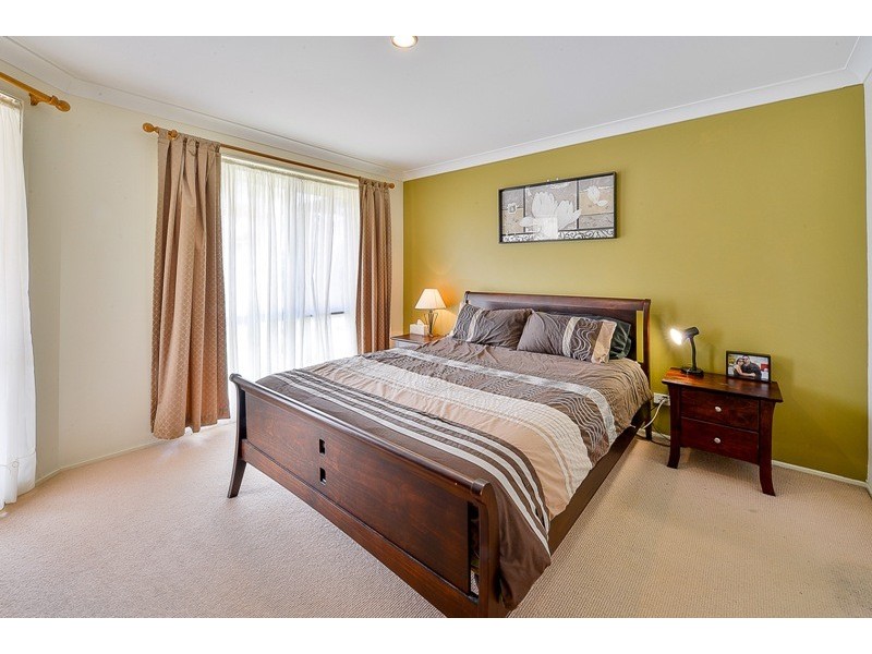 8 Charles Street, Hill Top NSW 2575