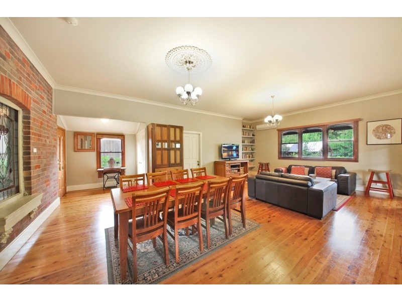 2 Campbell Street, Picton NSW 2571