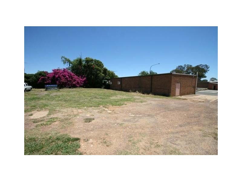 17 Oaks Street, Thirlmere NSW 2572