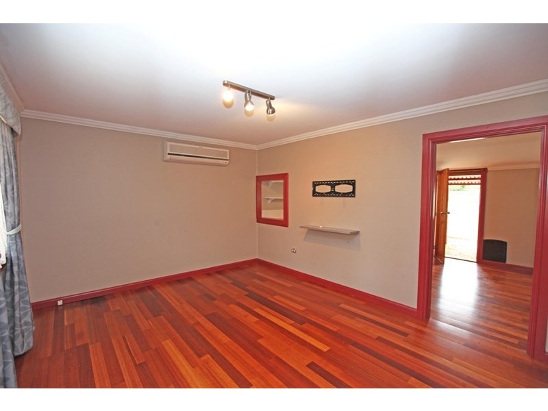 8 Mortimer Street, Yanderra NSW 2574