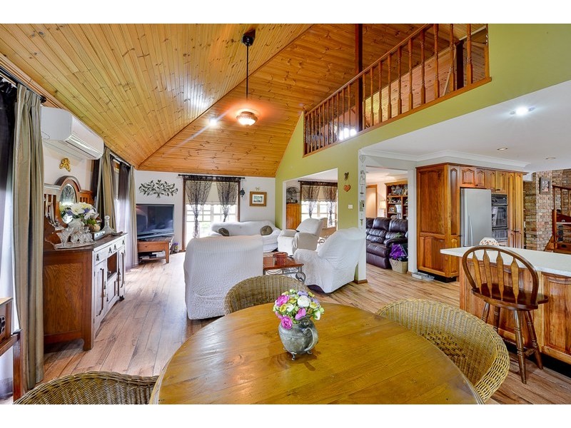 8 Jarvisfield Road, Picton NSW 2571