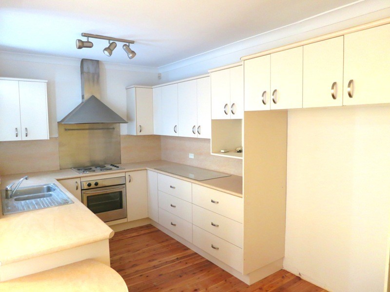 43 Thirlmere Way, Tahmoor NSW 2573