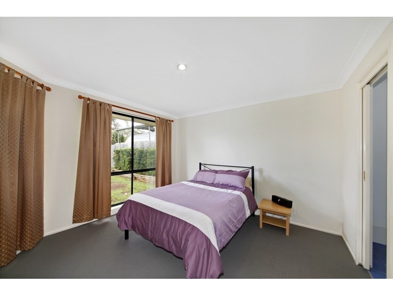 8 Charles Street, Hill Top NSW 2575