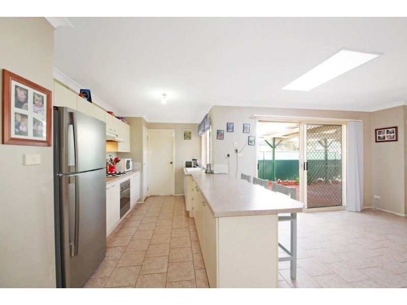 33 Carlton Road, Thirlmere NSW 2572