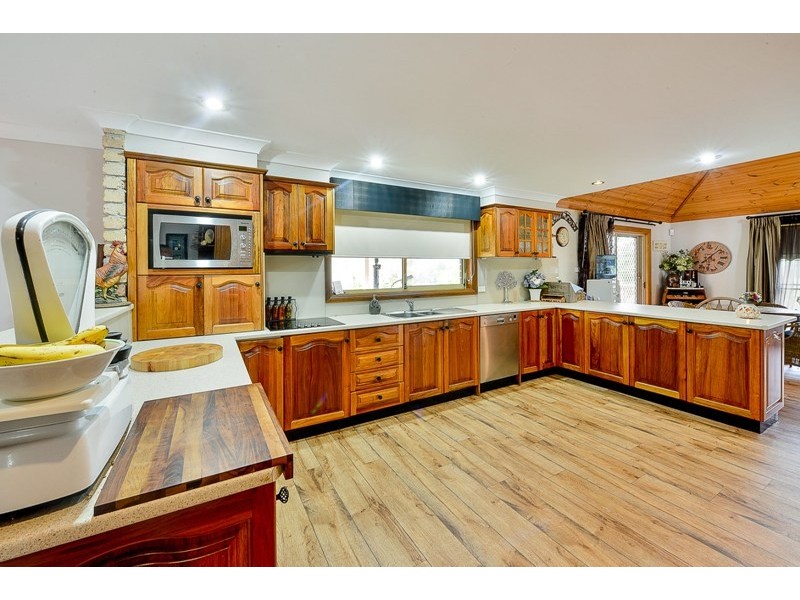 8 Jarvisfield Road, Picton NSW 2571