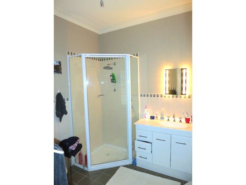 85 Remembrance Drive, Tahmoor NSW 2573