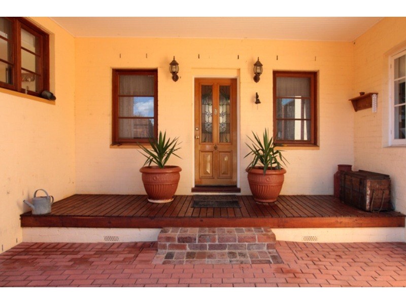 4 Elizabeth Street, Picton NSW 2571