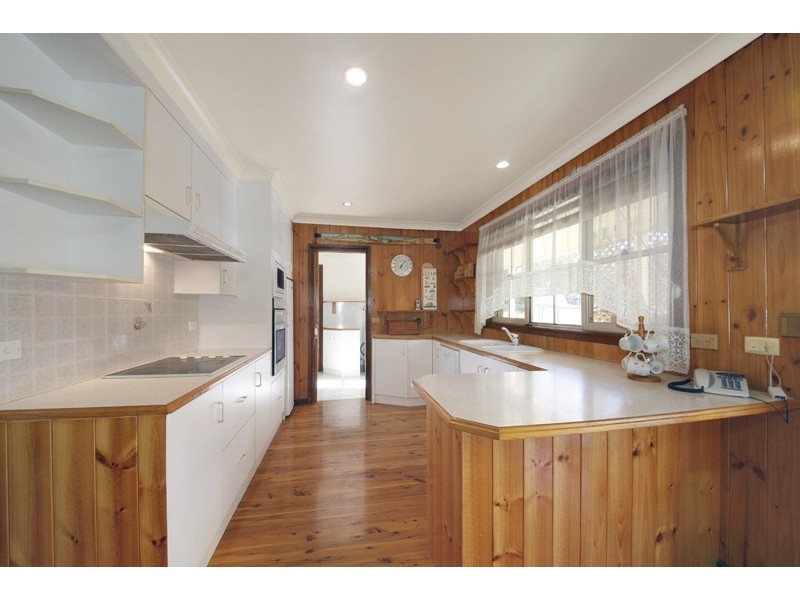 16 Elizabeth Way, Hill Top NSW 2575