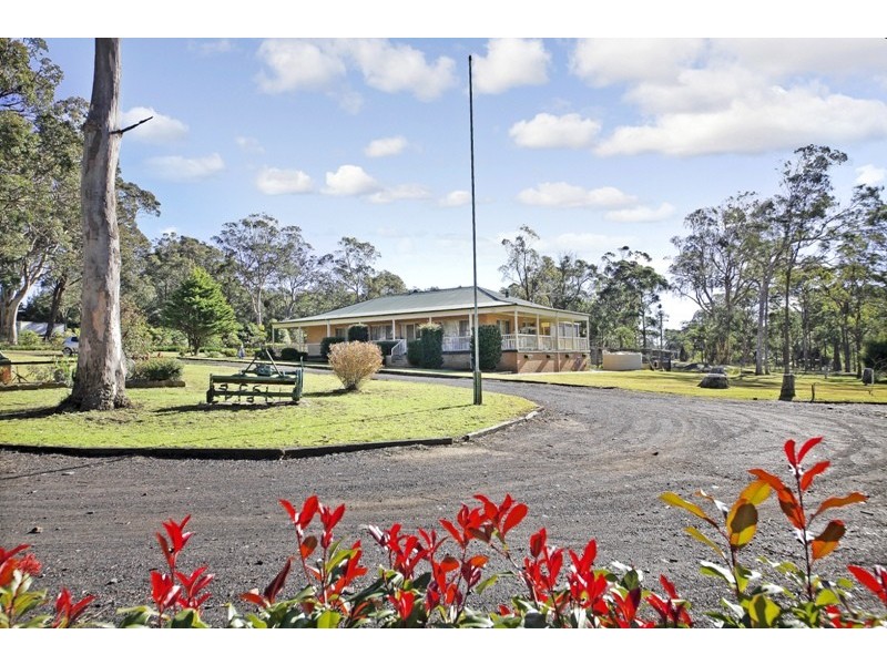 16 Elizabeth Way, Hill Top NSW 2575