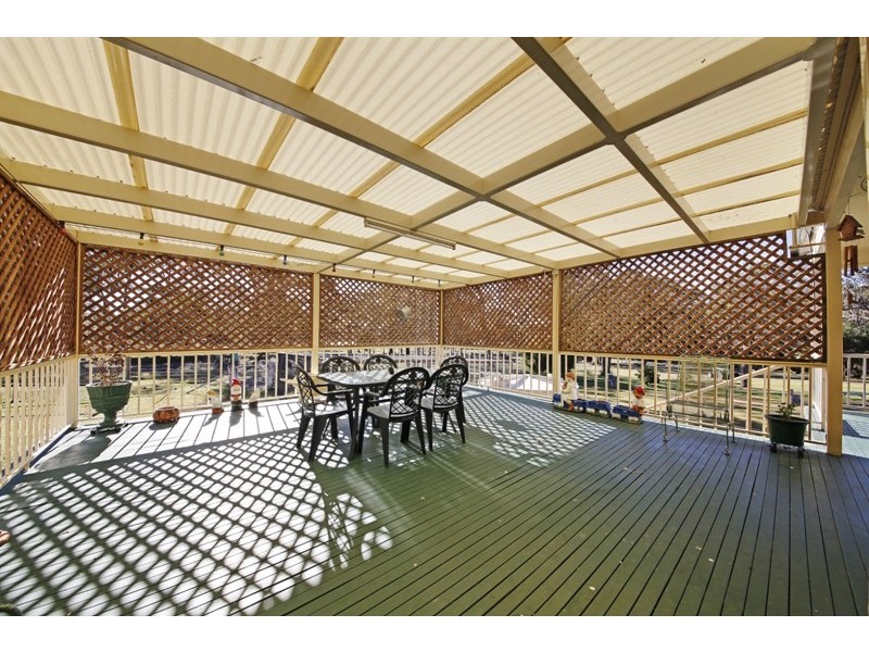 16 Elizabeth Way, Hill Top NSW 2575