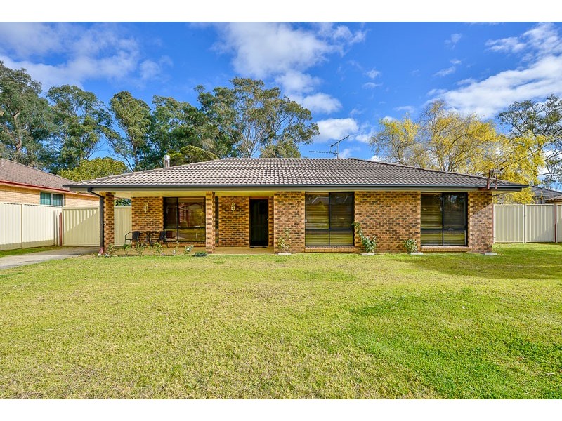 11 Courtland Avenue, Tahmoor NSW 2573