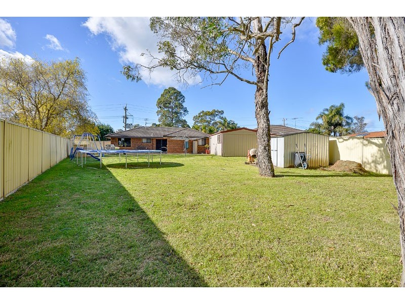11 Courtland Avenue, Tahmoor NSW 2573